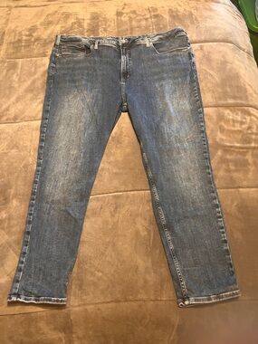 Woman’s Silver jeans size 24/27